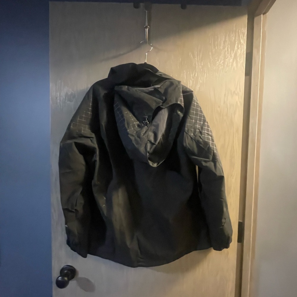 DC Unisex Black and Gray Windbreaker Jacket - Picture 2 of 2